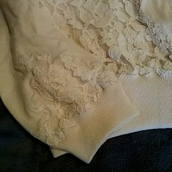Vintage lace sweater - Picture 2 of 5